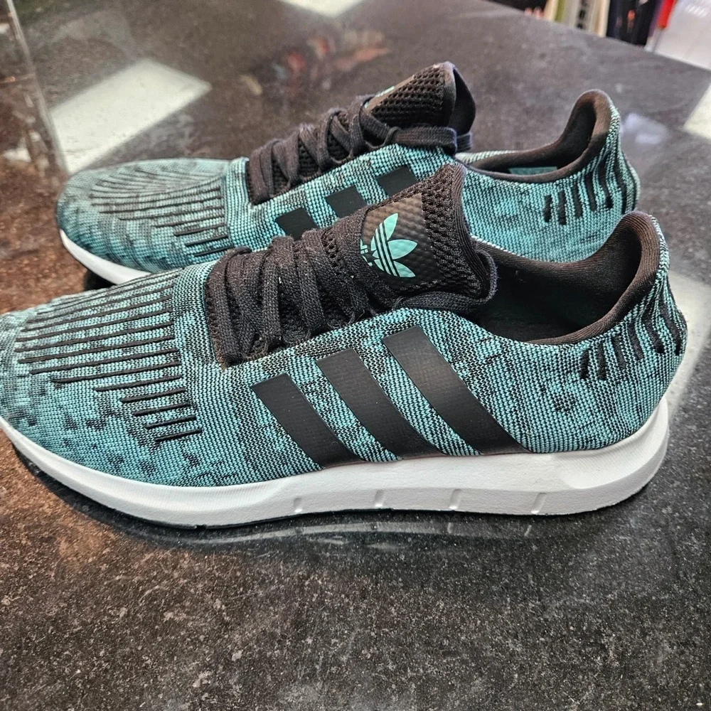Adidas Swift Run Men's Shoes Mint-Core Black-Cloud White EE4440 size 11.5